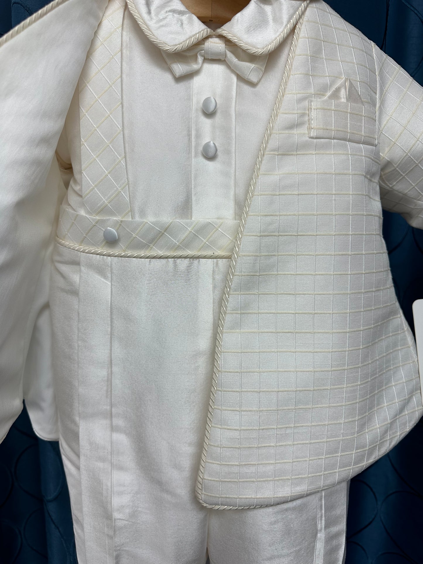 Faviano by Piccolo Bacio boys silk outfit