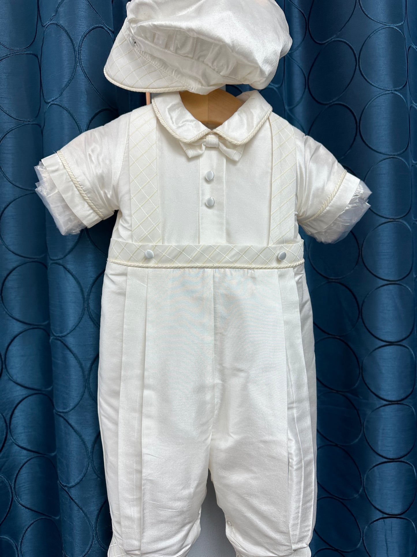 Faviano by Piccolo Bacio boys silk outfit